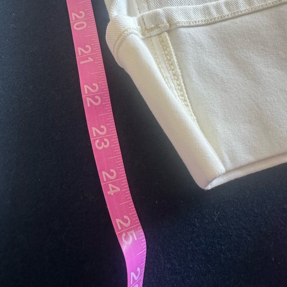 HALARA Flex Denim in winter white! FLEX DENIM is so comfy cute and FLATTERING 🔥 - Picture 8 of 15